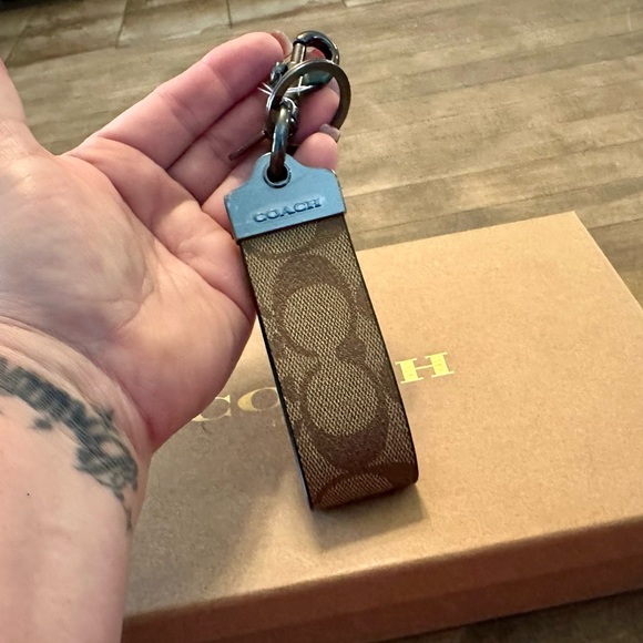 Coach Loop Keychain Fob Bag Charm In Signature Canvas - Picture 4 of 5